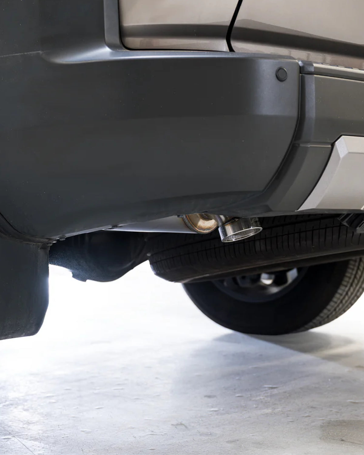 AWE 0FG 3 in Cat-Back Exhaust System with Single Rear Exit and BashGuard Exhaust Tip for Land Cruiser 250 Series (2025–Present)