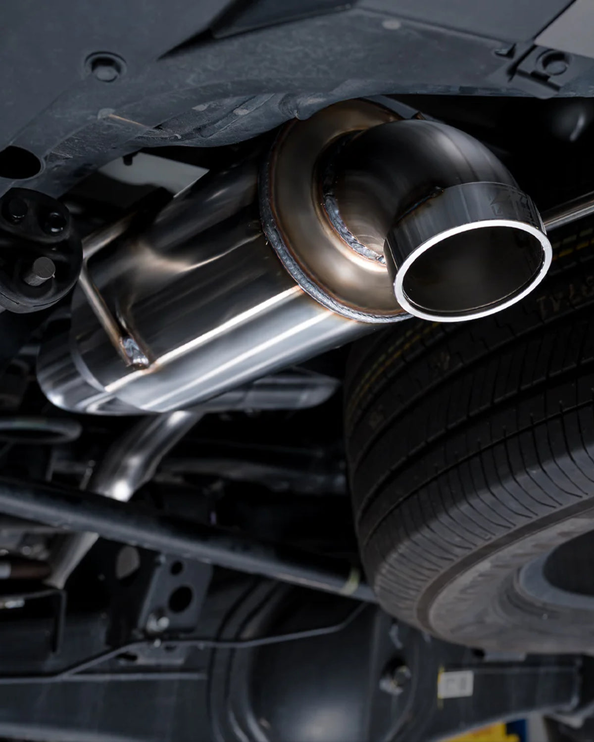 AWE 0FG 3 in Cat-Back Exhaust System with Single Rear Exit and BashGuard Exhaust Tip for Land Cruiser 250 Series (2025–Present)