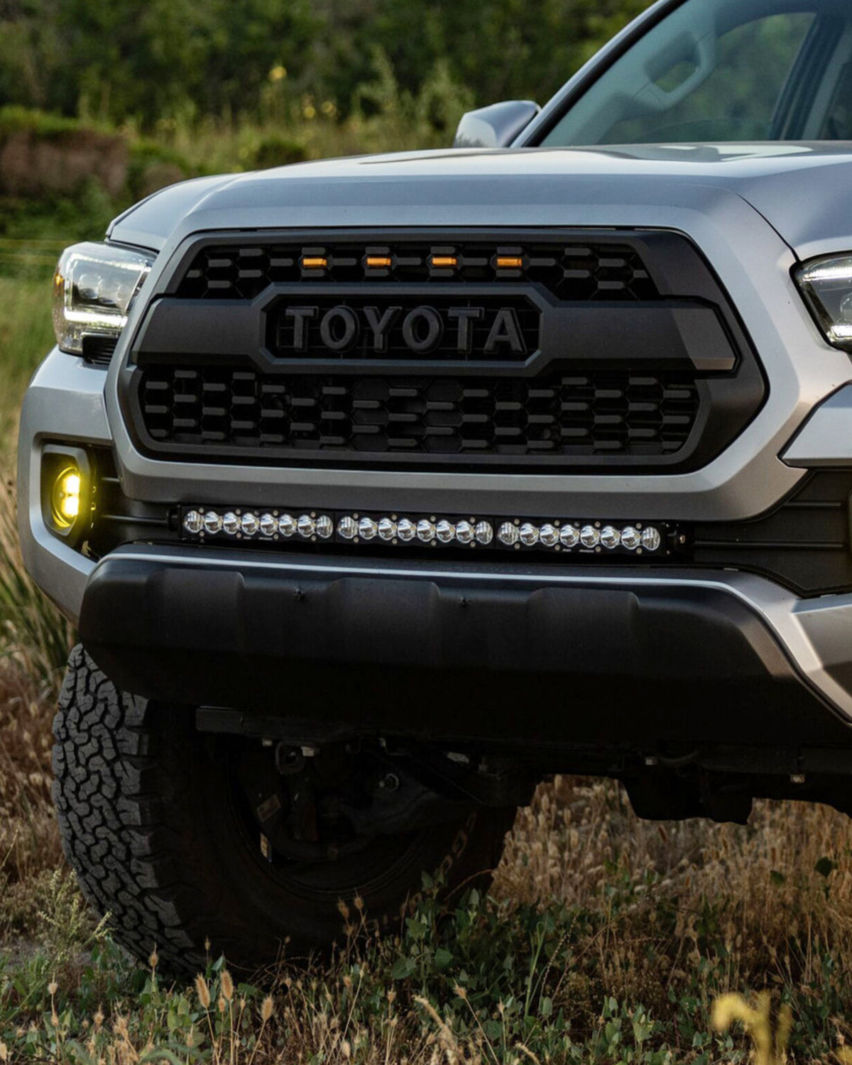 Baja Designs S8 30 in Bumper LED Light Bar Kit with Driving-Combo Beam Pattern, Clear Lens, and Amber Backlight for 3rd-Gen Tacoma (2016–2023)