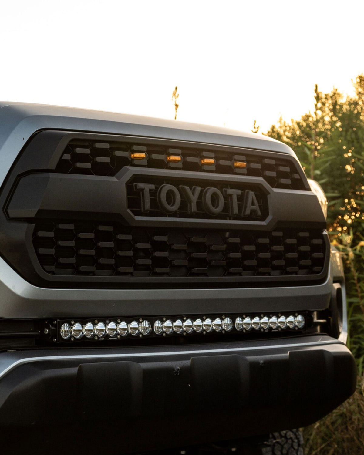 Baja Designs S8 30 in Bumper LED Light Bar Kit with Driving-Combo Beam Pattern, Clear Lens, and Amber Backlight for 3rd-Gen Tacoma (2016–2023)