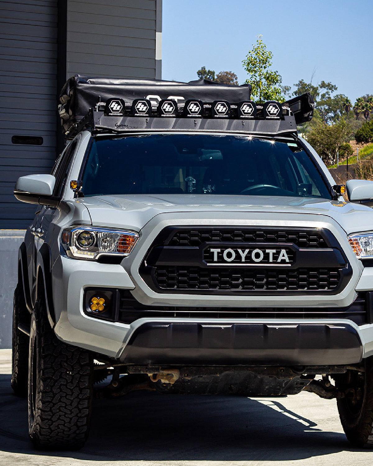 Baja Designs XL Sport Linkable Prinsu Roof Rack 7-Pod LED Light Bar Kit with Clear Multi-Pattern Lens for Toyota Tacoma (2005–2023)