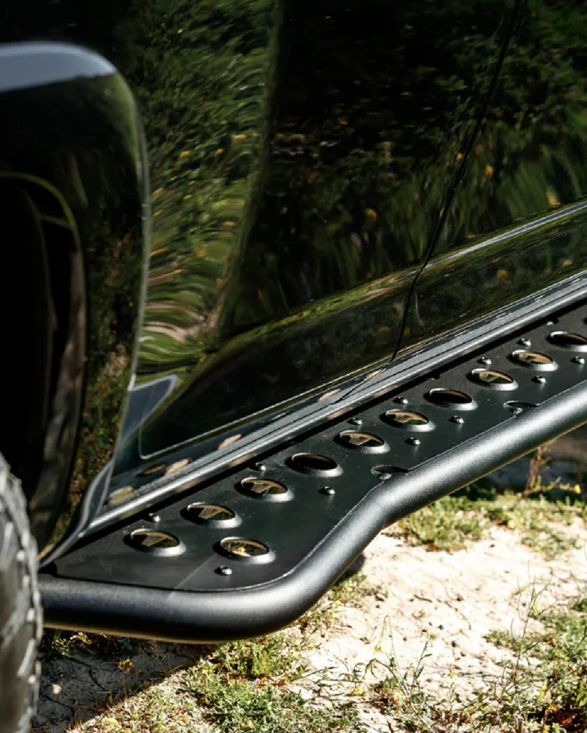 Cali Raised LED Step Edition Rock Sliders with Kick-Out and Top Plate for 5th-Gen 4Runner (2010–2024)