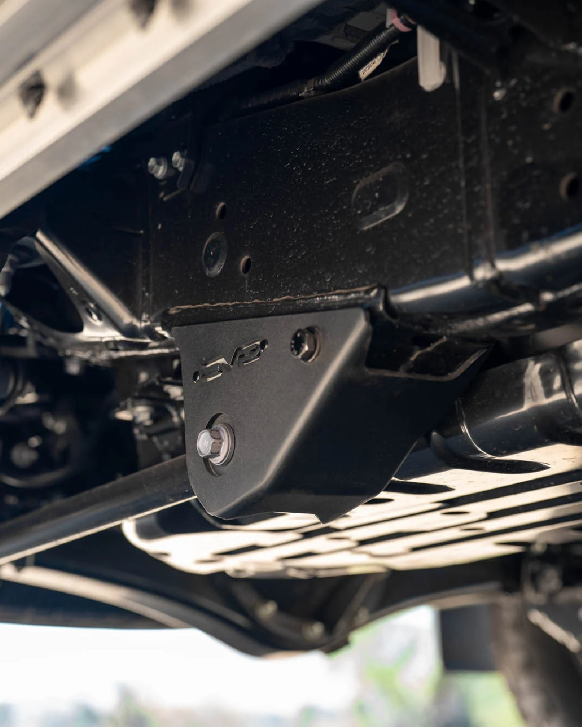 DV8 Offroad 5 mm Steel Front Link Mount Skid Plates for 6th-Gen 4Runner (2025–Present) - Pair