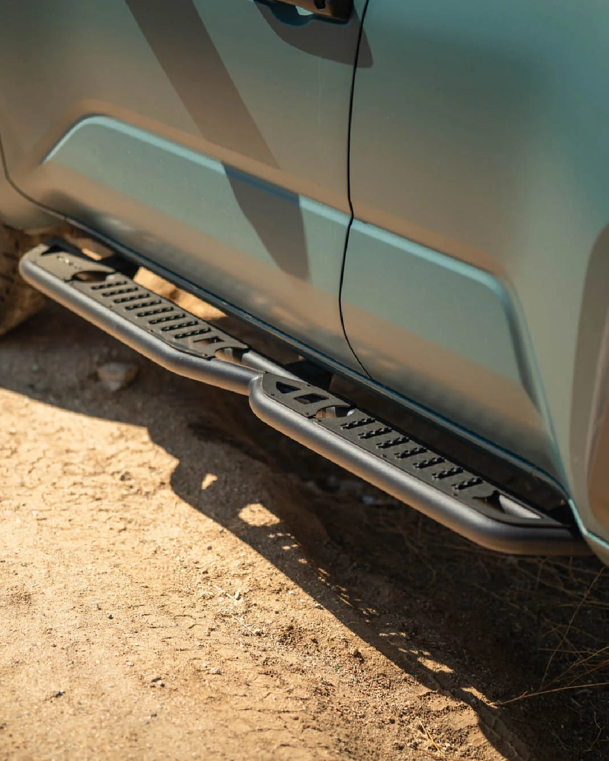 富士5　ステップマニュアル、コリオ DV8 Offroad OE Plus Series Side Steps for 6th-Gen 4Runner (2025