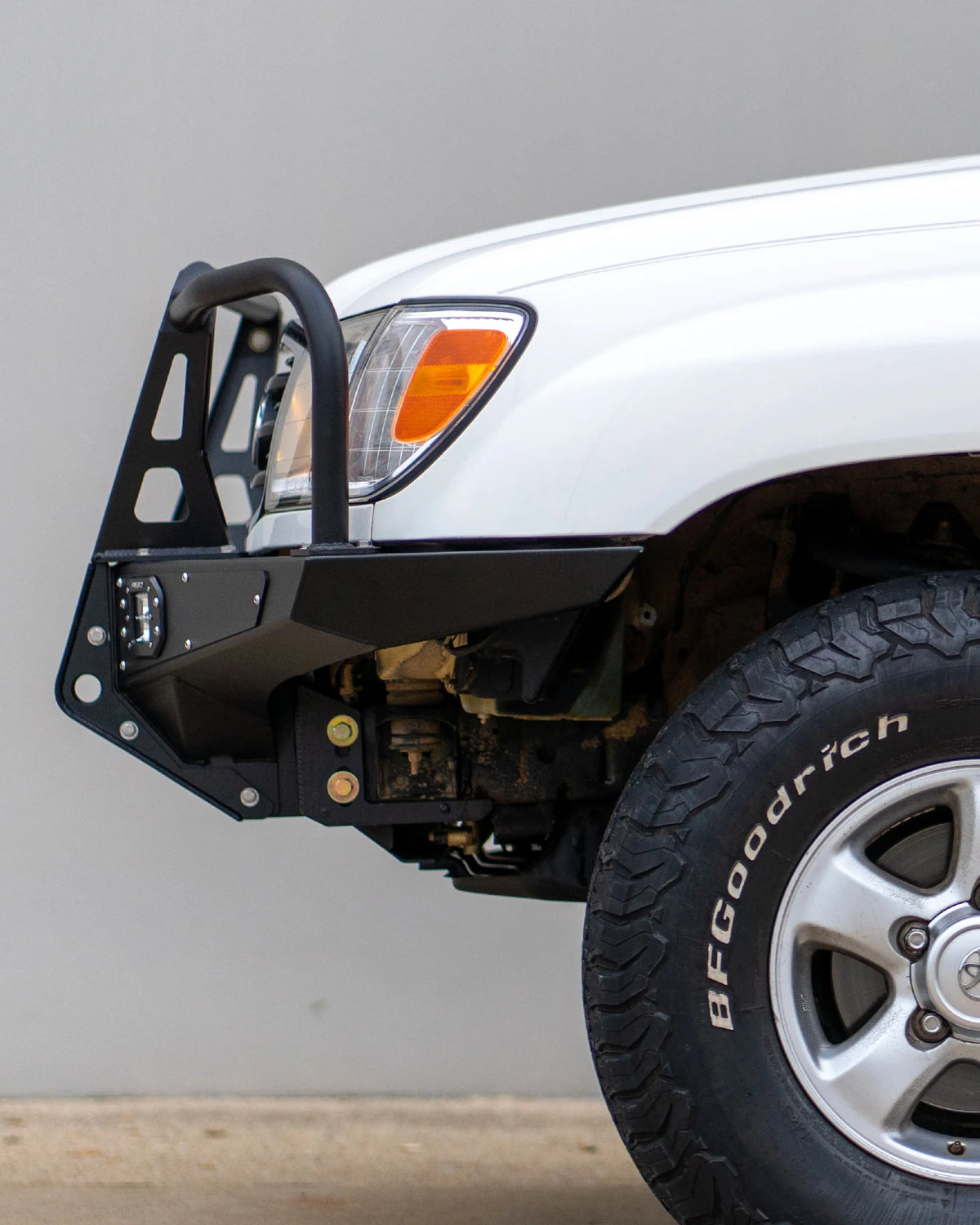 Dissent Off-Road Ultra-High-Clearance Modular Front Bumper for Land Cruiser 100 Series (1998–2007) & LX 470 (1998–2007)
