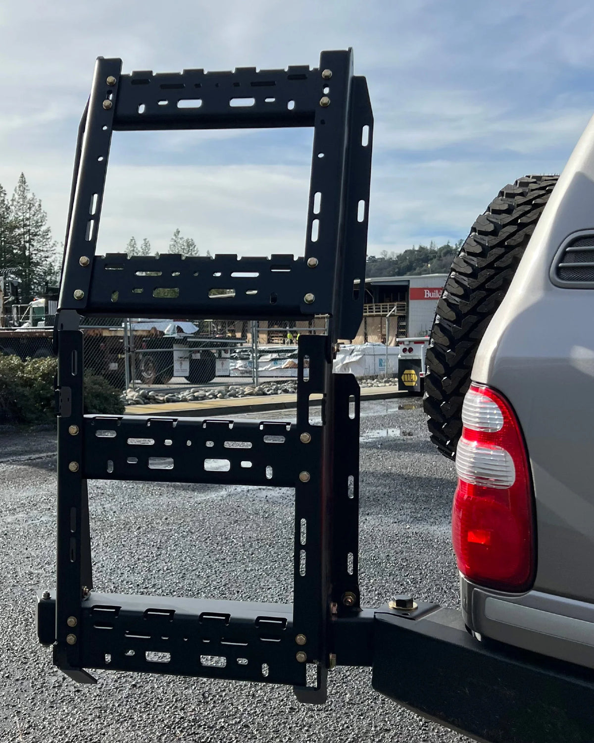 Dissent Off-Road Swing-Out Ladder