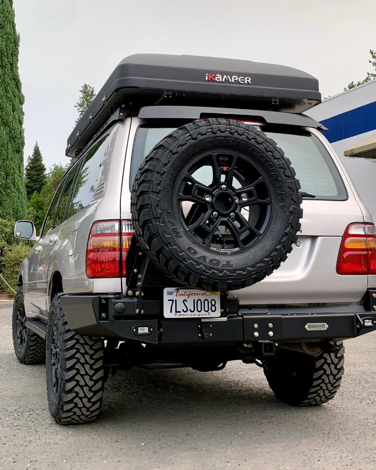 Dissent Off-Road Swing-Out Tire Carrier