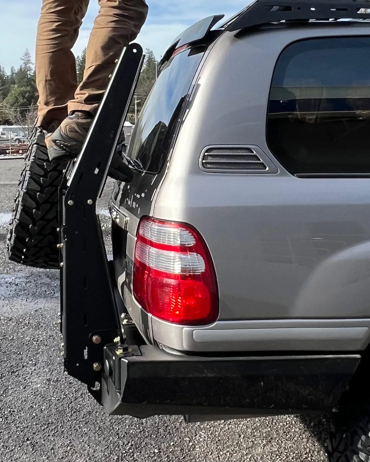 Dissent Off-Road Swing-Out Ladder