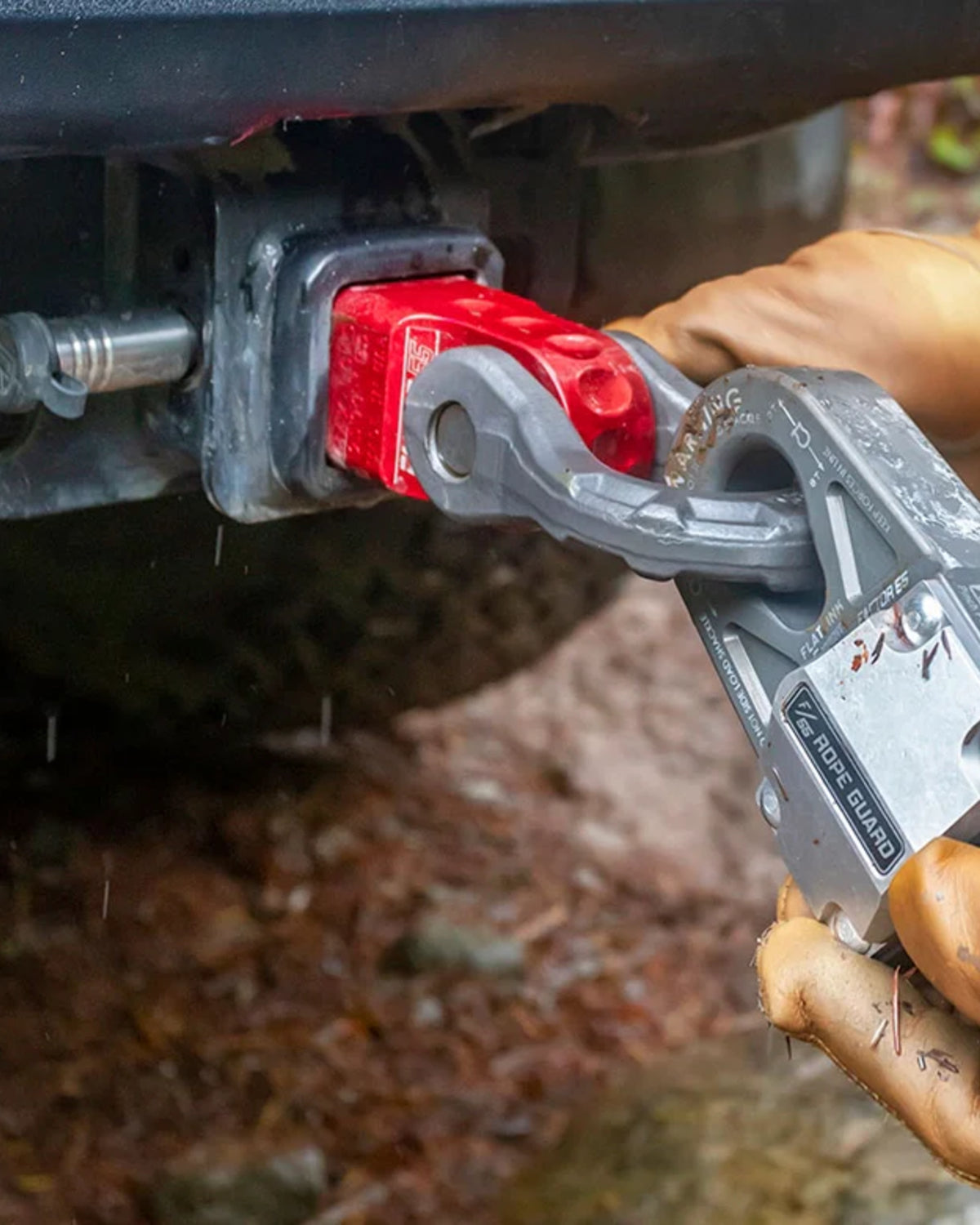 Factor 55 HitchLink 2 in Hitch Receiver Recovery Point in Red