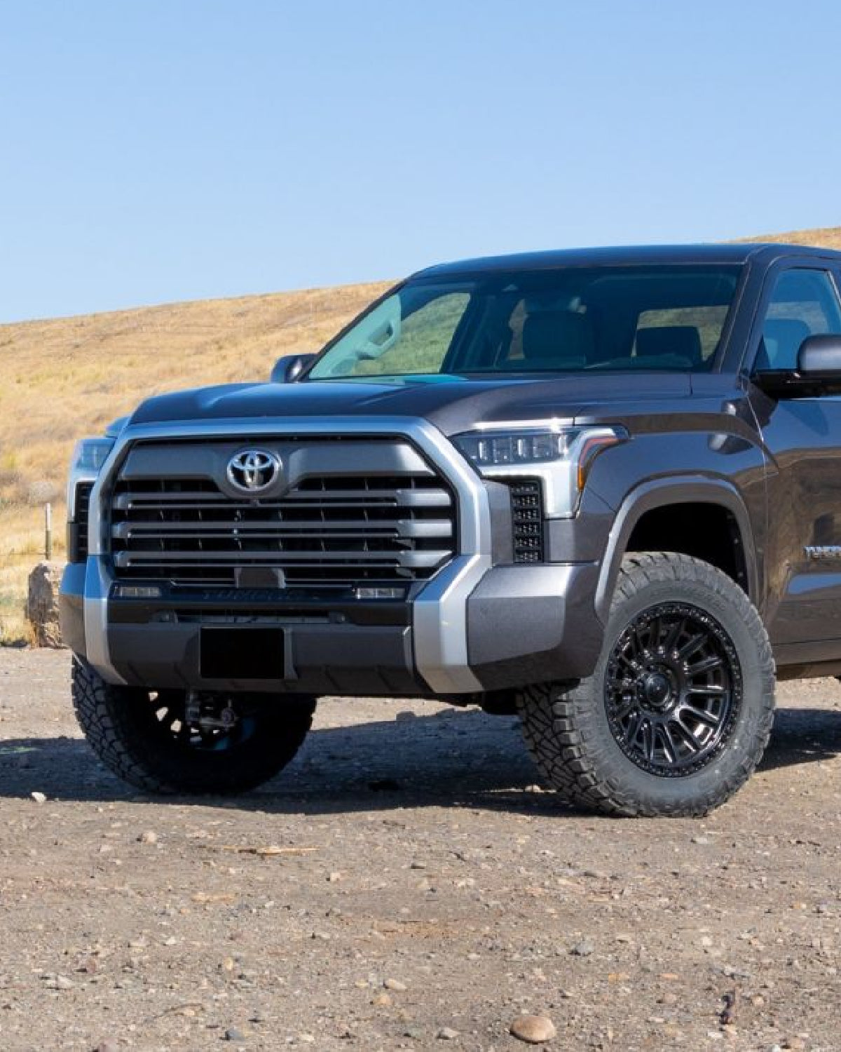 ReadyLift SST Suspension Kit with 2 in Front Lift and 2 in Rear Lift for 3rd-Gen Tundra 4WD with Rear Air Suspension (2022–Present)