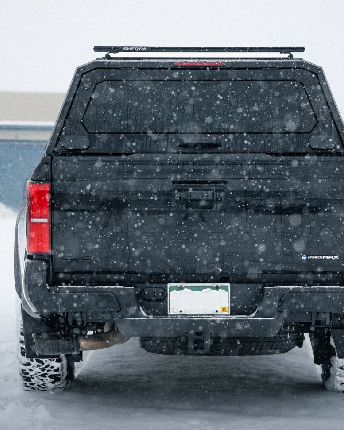Sherpa Equipment Co. SmartCap Truck Cap Roof Crossbars for Toyota Tacoma (2005–Present) - Pair