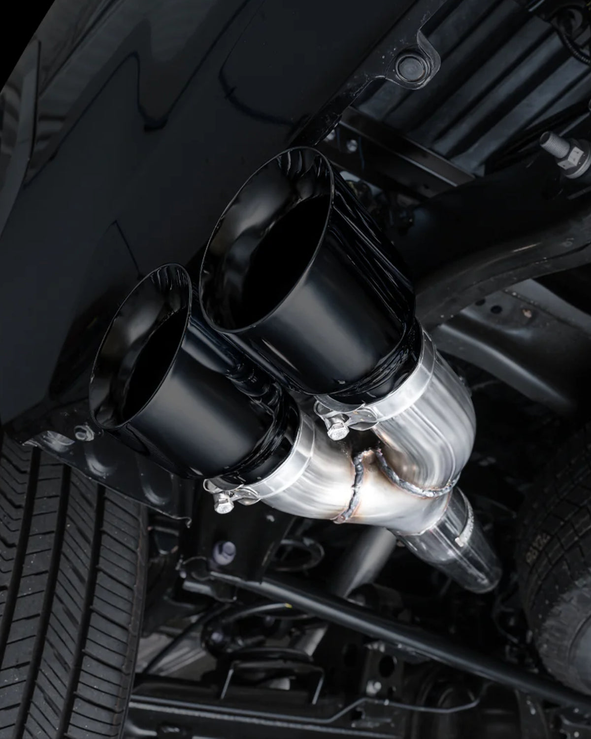 AWE 0FG 3 in Cat-Back Exhaust System with Dual Side Exits and Exhaust Tips in Diamond Black for 3rd-Gen Tundra (2022–Present)