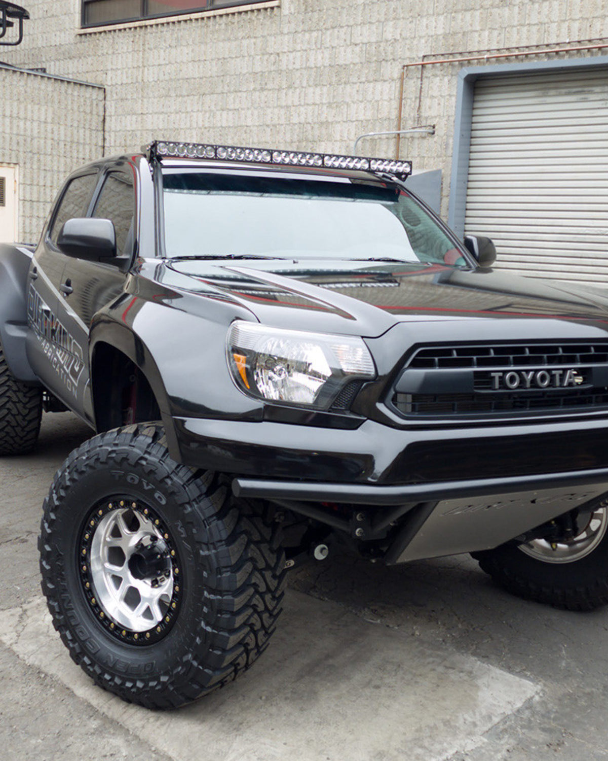 Baja Designs OnX6+ Arc 50 in Curved LED Light Bar Kit with Clear Multi-Pattern Lens for Toyota Tacoma (2005–2023)