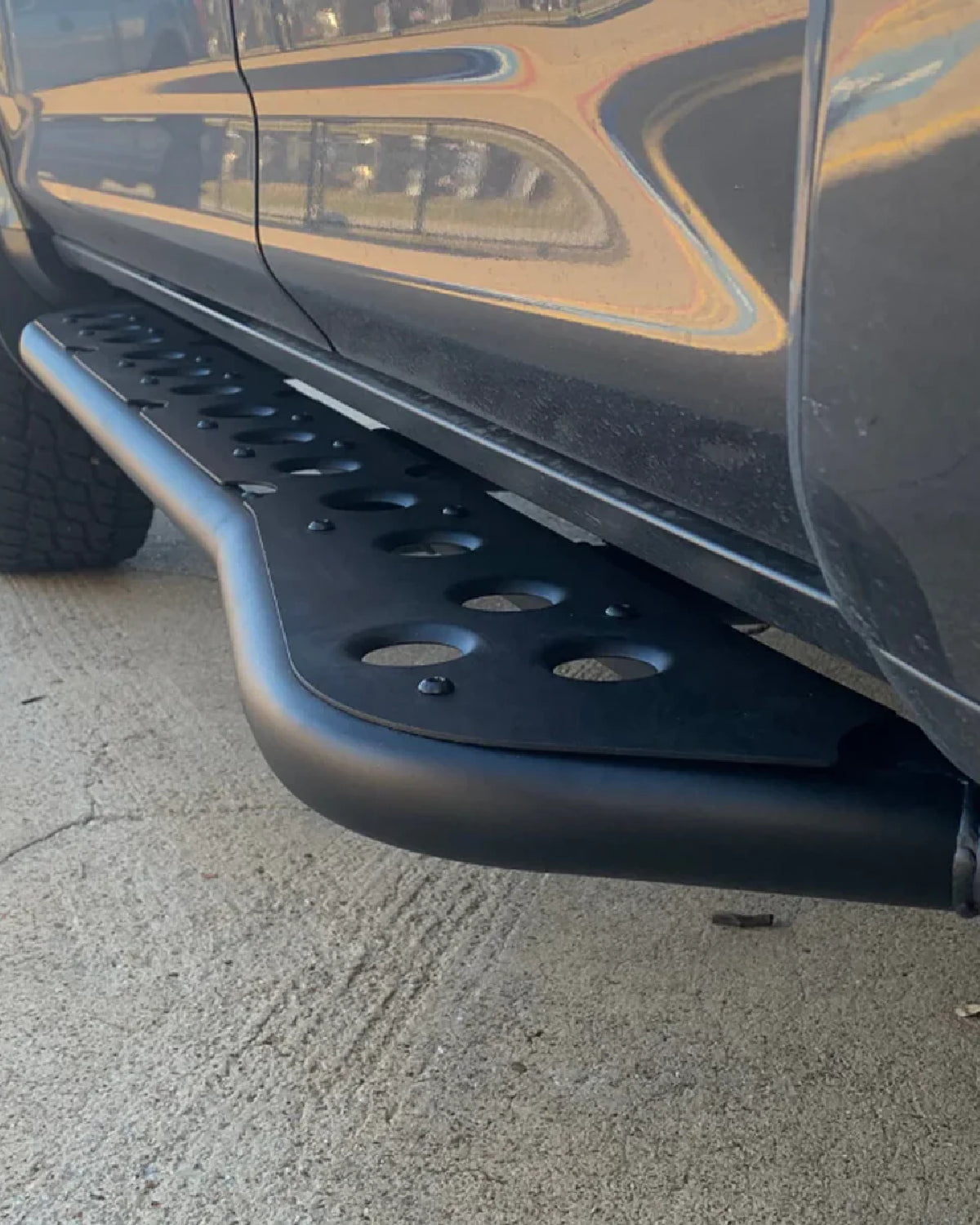 Cali Raised LED Step Edition Rock Sliders with Kick-Out and Top Plate for 5th-Gen 4Runner (2010–2024)