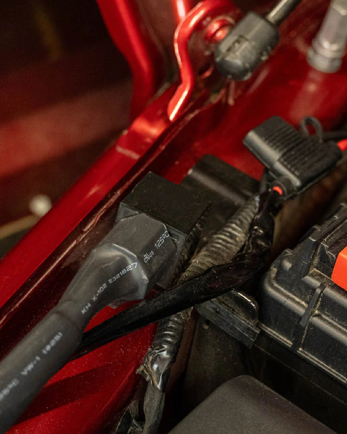 DV8 Offroad 60 A Light Wiring Harness with Toggle Switch and Deutsch DTP Connector