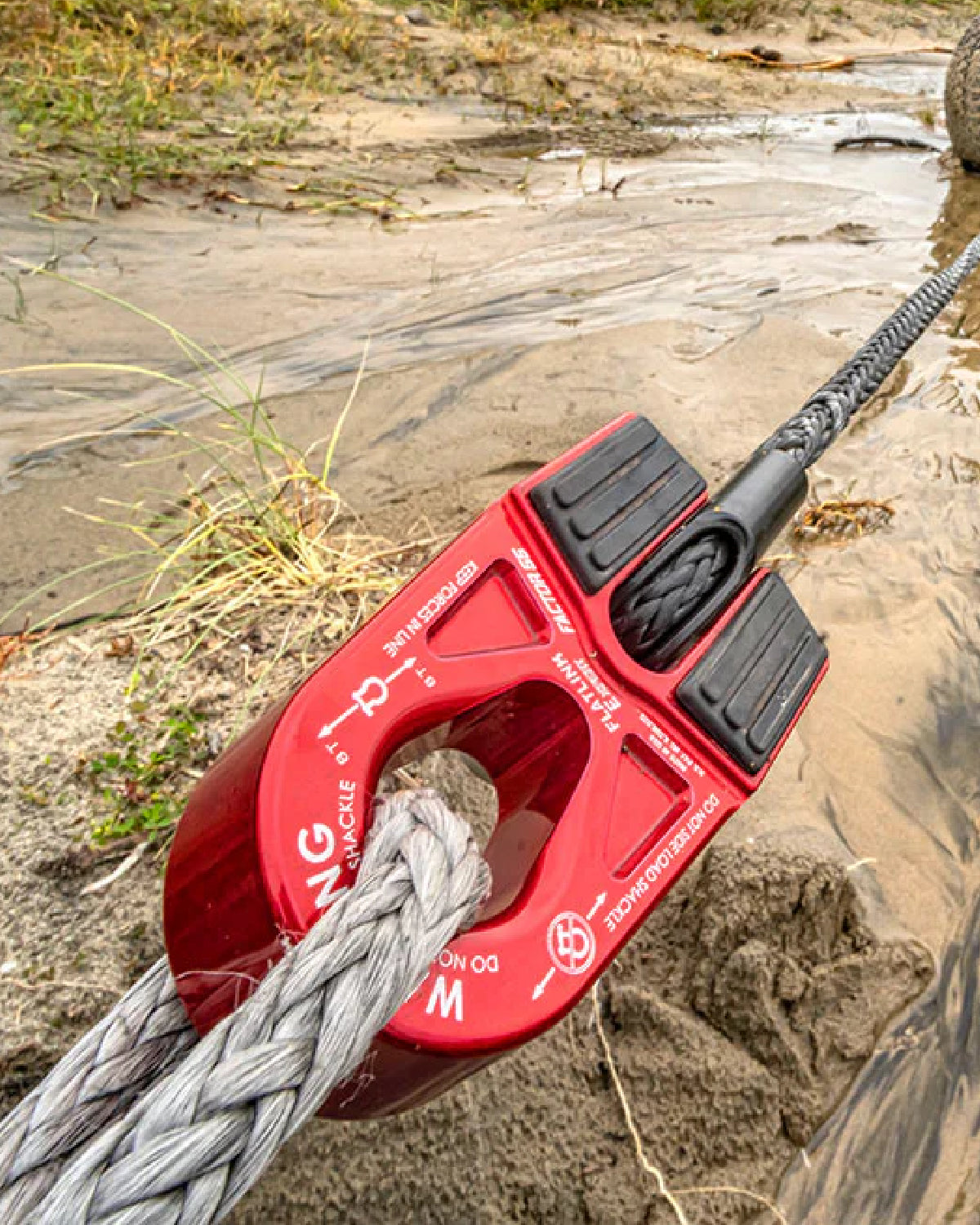 Factor 55 FlatLink Expert Winch Shackle Mount in Red