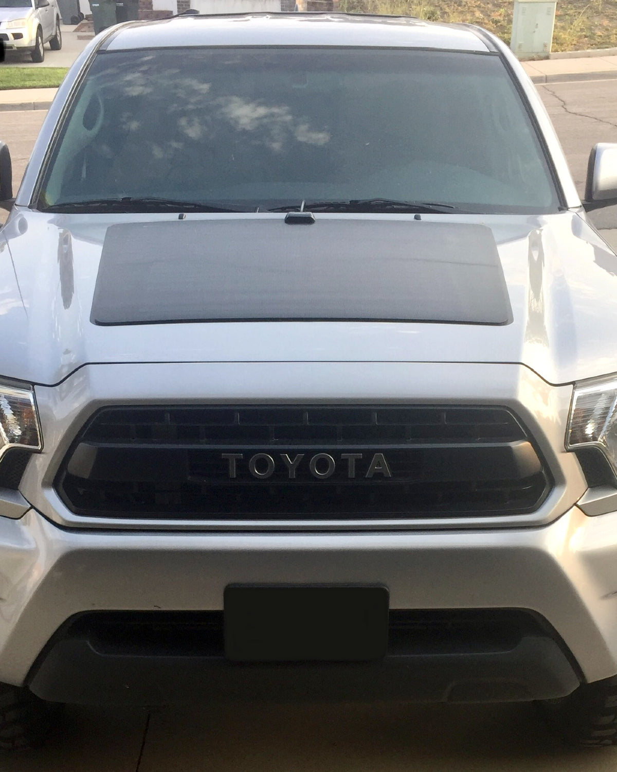 LensunSolar Flexible Hood Solar Panel (100-Watt) with MPPT Charge Controller for Toyota Tacoma (1995–2015)