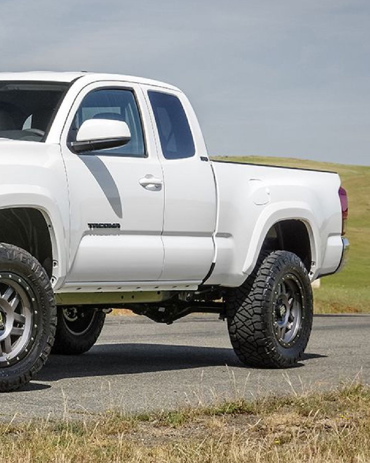ReadyLift SST 2.1 Suspension Kit with 2.5 in Front Lift and 2.5 in Rear Lift for Toyota Tacoma (2005–2023)
